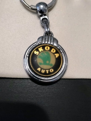 Μπρελόκ Skoda μεταλλικό μεταχειρισμένο με ελαφρά χτυπήματα