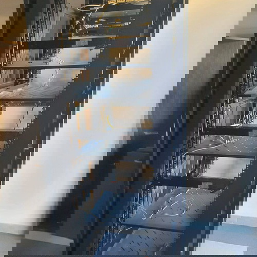 Καμπίνα Server Rack 42U 800mm x 2000mm x 960mm σαν καινούργιο με 4 σταθερά ράφια 1U Krone 80x100