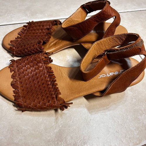 Women's brown leather sandals anatomical like new, Creator