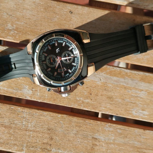 Men's watch new battery-powered