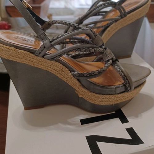 Schutz gray platform sandals size 36 leather like new
