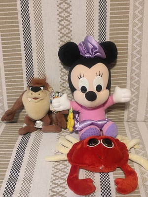 Minnie and Taz stuffed toys used, in excellent condition