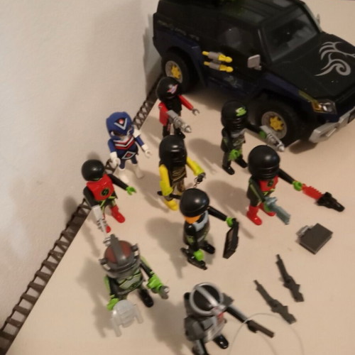 Playmobil agents used