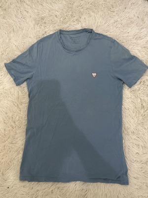 Guess t-shirt used, blue, size M, short sleeve