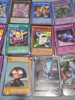 Κάρτες Yu Gi Oh, Pokemon, The Incredibles μεταχειρισμένες, πακέτο