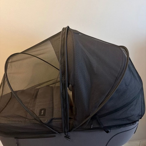 Port Bébé Inglesina Aptica XT with base like new