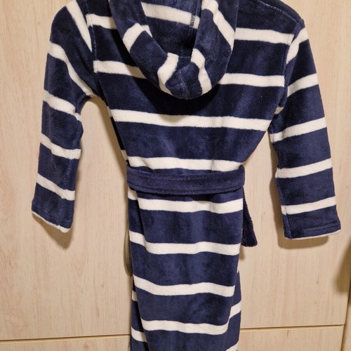H & M children's bathrobe like new, age 6-8 years