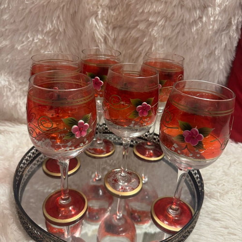 Venetian stemmed glasses like new, set of 6 with red design
