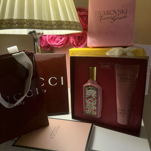 Gucci Flora Eau de Parfum 50ml gift set new with lotion and samples