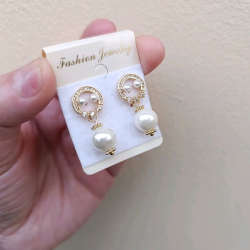 Handmade 18K gold-plated stud earrings with pearls and zircon