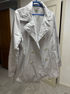 Comfortable long trench coat like new, off-white/silver color size M