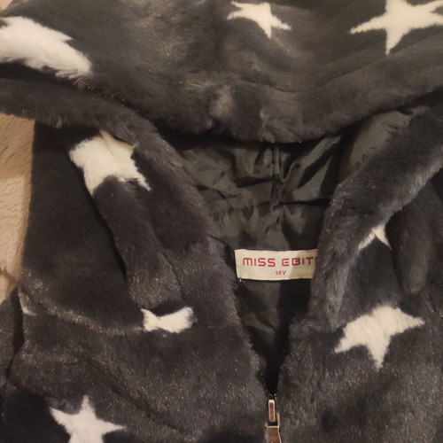 Girls' outerwear like new, size 14, black and white, lightweight