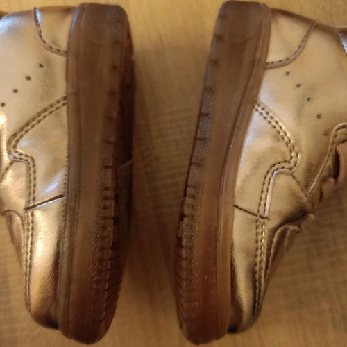 Children's athletic shoes new with fur lining, unworn