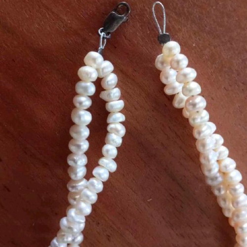 Pearl necklace used, white pearls