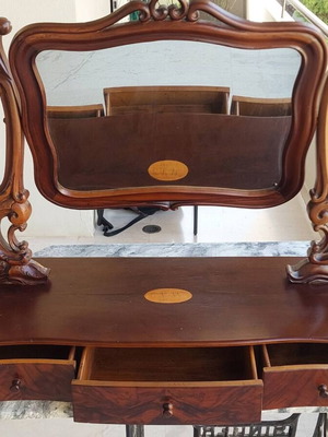 Portable boudoir dressing table 1862 with ENM stamp
