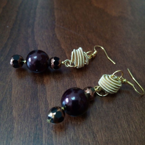 Set of handmade jewelry with burgundy glass pearls like new
