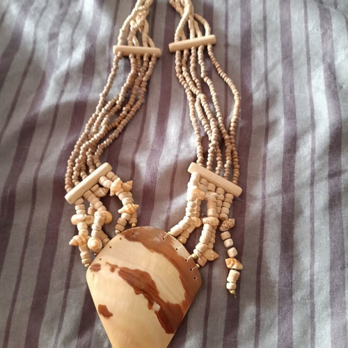 Shell necklace used, beige and brown