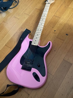 Fender Squier Sonic HT Stratocaster modded guitar like new, flash pink