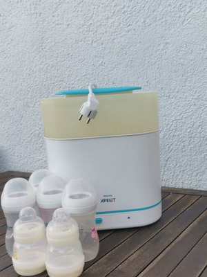 Avent sterilizer used with various baby bottles