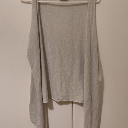 Sleeveless vest used with silver thread, size S