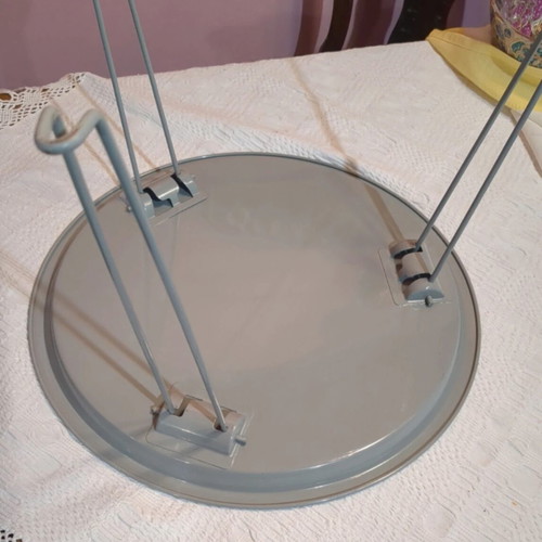 Folding metal table like new, light gray, 42 cm diameter