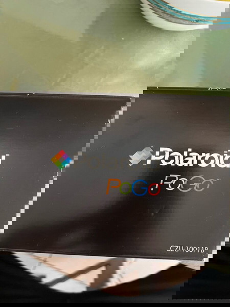 Polaroid pogo instant photo printer