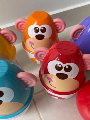 Chicco bowling set μεταχειρισμένο με κορίνες που χωρίζουν στη μέση