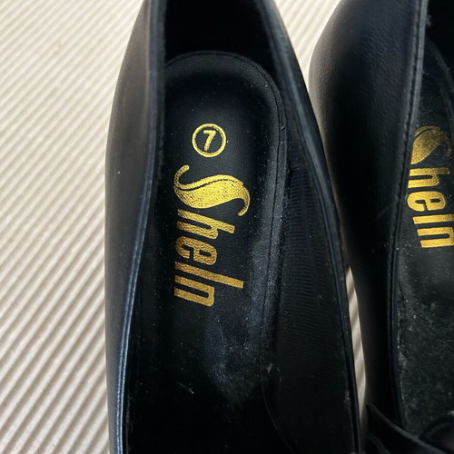 Shein women's shoes size 38 black like new