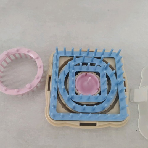 Set of versatile craft looms like new for knitted flowers