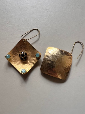 Earrings with stones gold color like new