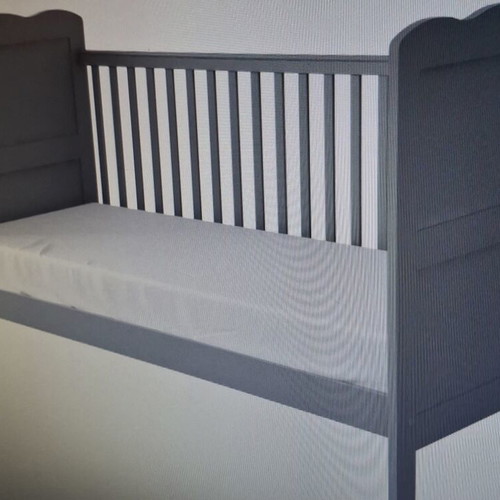 Baby cot convertible to bed like new