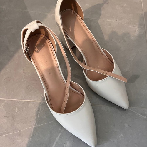 White pumps used, size 38