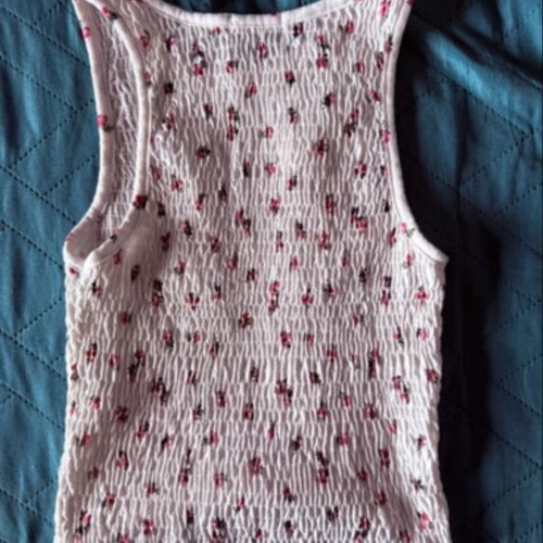 Stradivarius summer sleeveless top with colorful flowers like new