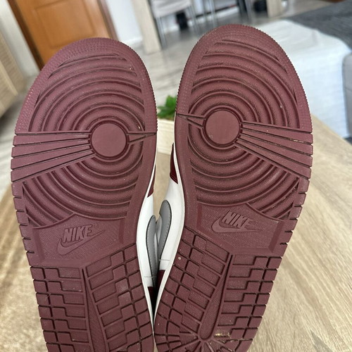 Nike Air Jordan 1 Low Bordeaux size 42 like new
