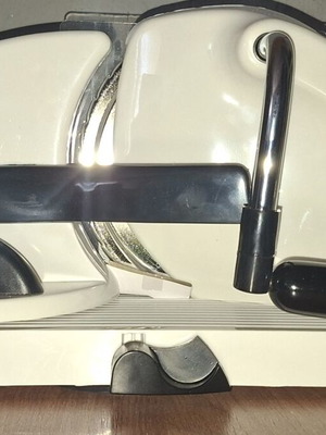 Κόφτης ψωμιού σαν καινούργιος