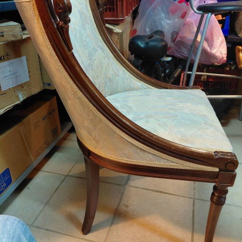 Swan living room chairs like new, set of 2 with carved wood and fabric