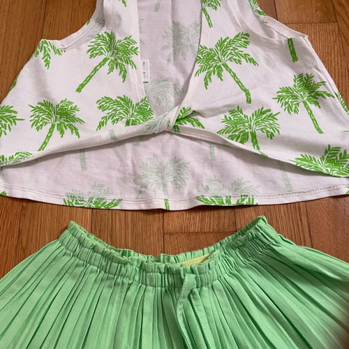 Girls' clothes for ages 6-8