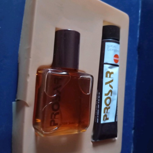 Prosar gift set with aftershave and shaving cream like new, 80s