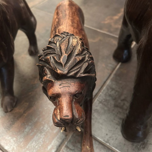 Wooden animal statues new, set