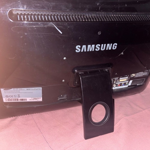 Led TV PC Monitor LD220HD like new