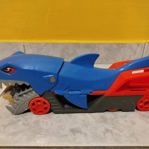 Hot Wheels Shark Truck Mattel like new