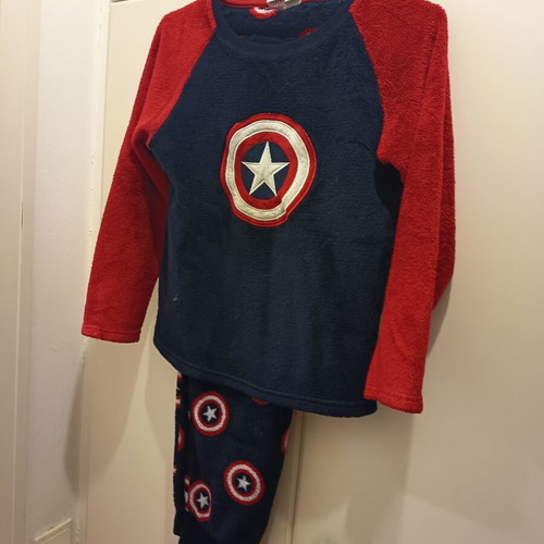 Captain America fleece pajama like new, size 10-11 years