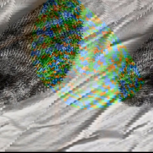 Ръчно изработена цветна вълнена шапка нова