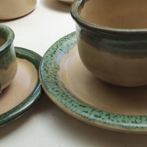 Clay tea and coffee set like new, 4 tea cups, 4 coffee cups, sugar and coffee containers, jug