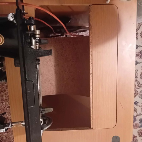 Singer sewing machine like new