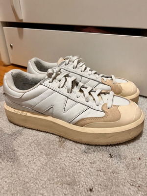 New Balance CT 302 leather sneakers like new, white and beige