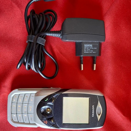 Siemens SL65 Ebony collectible cell phone used with packaging and accessories