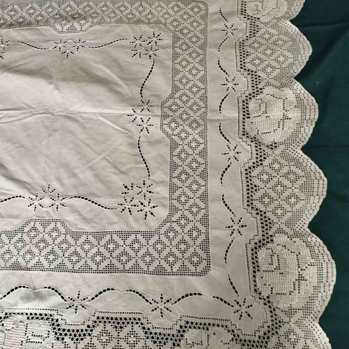 Handmade crochet tablecloth 140x140 new