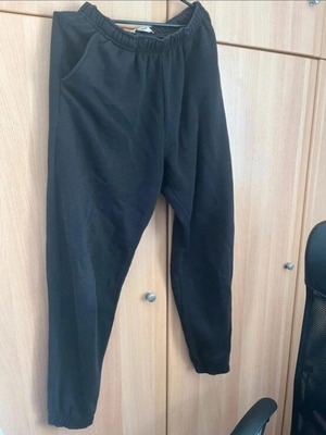 Pull & Bear black tracksuit size M like new