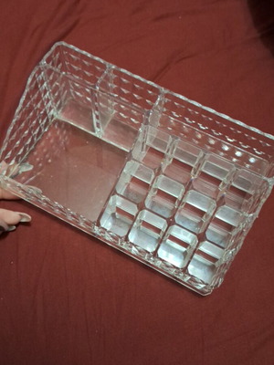 Makeup organizer rack used without defects